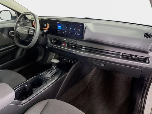 Certified 2025 Kia K4 FWD image 26