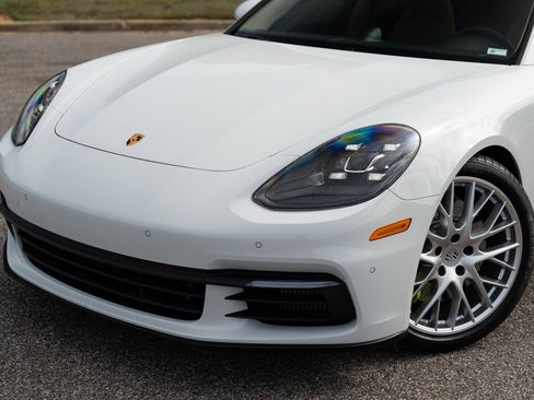 Used 2020 Porsche Panamera 4 image 6