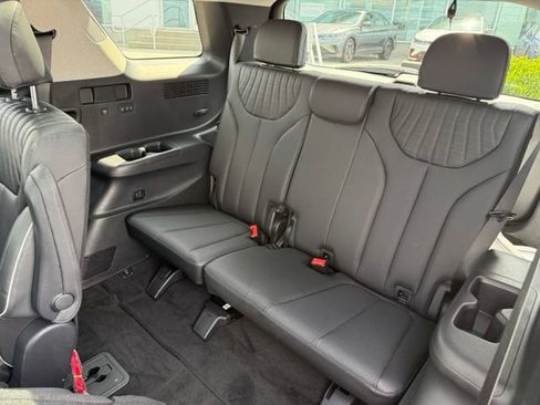 Used 2023 Hyundai Palisade Limited AWD/4WD image 16