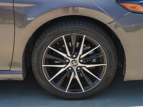 Used 2024 Toyota Camry SE w/ Cold Weather Package FWD image 11