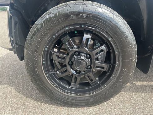Used 2017 Toyota Tundra SR5 w/ SR5 Upgrade Package image 11