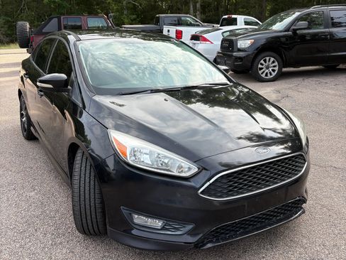 Used 2015 Ford Focus SE w/ SE Sport Package FWD image 8