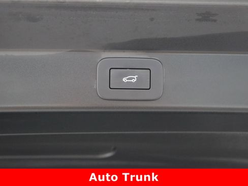 Used 2024 Land Rover Range Rover Sport SE image 36