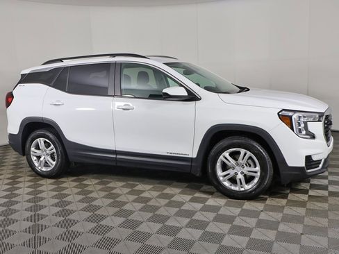 Used 2022 GMC Terrain SLE w/ Driver Convenience Package image 18