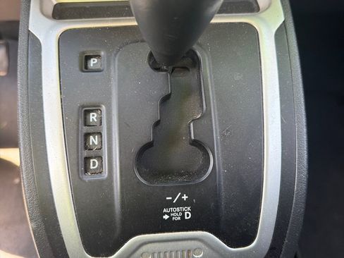 Used 2015 Jeep Compass Latitude AWD/4WD image 12
