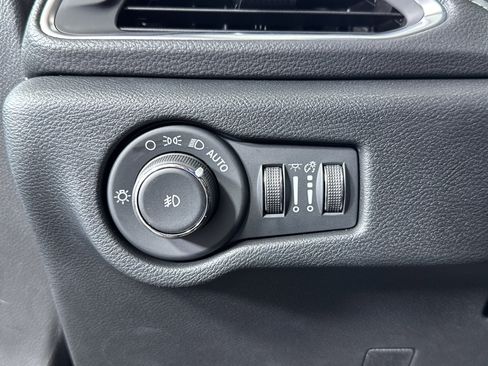 New 2026 Chrysler Pacifica Limited w/ S Appearance Package image 25