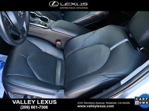 Used 2020 Toyota Camry XSE image 9