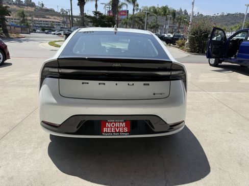 Certified 2025 Toyota Prius Plug-In Hybrid image 24
