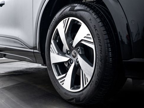 New 2025 Audi Q6 e-tron Premium Plus image 22