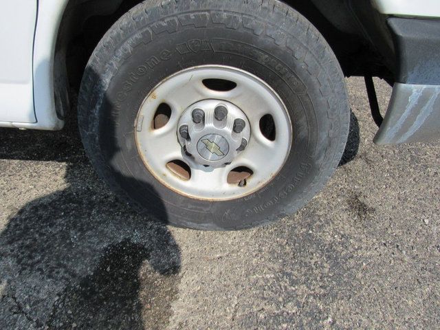 Used 2014 Chevrolet Express 2500 RWD image 10