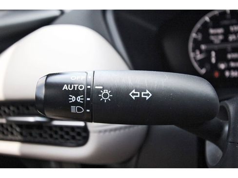 Used 2025 Honda HR-V EX-L image 17