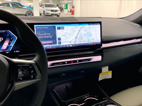 Used 2024 BMW i5 eDrive40i w/ Premium Package RWD image 6