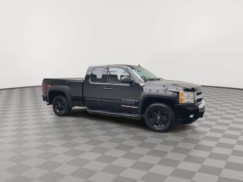 Used 2009 Chevrolet Silverado 1500 LT w/ Power Pack Plus AWD/4WD image 35