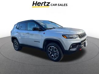 Used 2025 Jeep Compass Trailhawk video 1