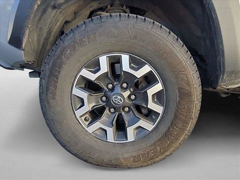 Used 2021 Toyota Tacoma TRD Off-Road image 14
