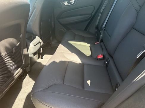Used 2025 Volvo XC60 B5 Plus image 7