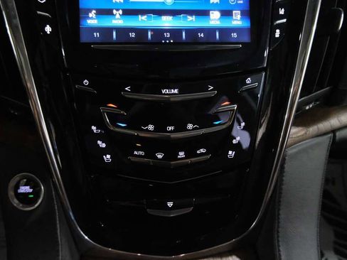 Used 2015 Cadillac Escalade ESV Premium image 31
