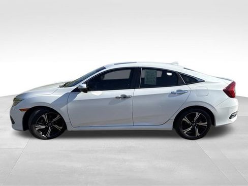 Used 2017 Honda Civic Touring image 4