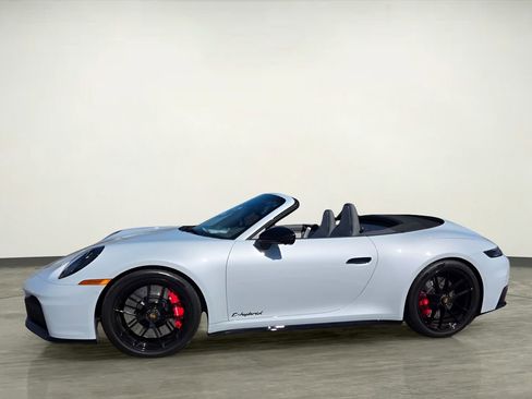 Used 2026 Porsche 911 Carrera GTS RWD image 3