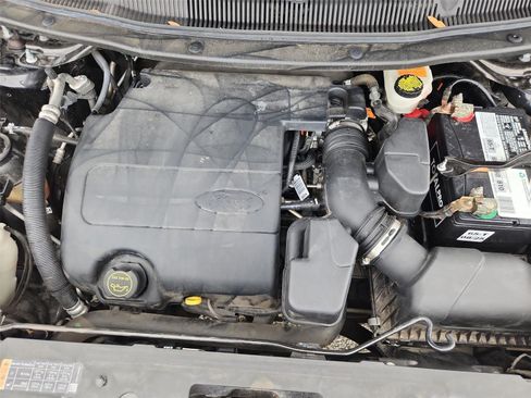 Used 2017 Ford Explorer XLT w/ Equipment Group 202A FWD image 30