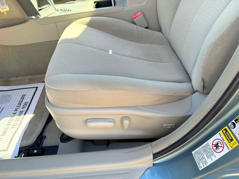 Used 2010 Toyota Camry LE image 43