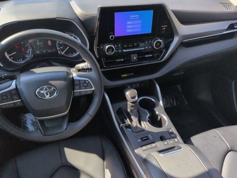 Certified 2025 Toyota Highlander XLE AWD/4WD image 27