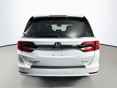 Used 2022 Honda Odyssey Elite image 5