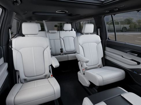 New 2026 Jeep Grand Wagoneer Summit image 15