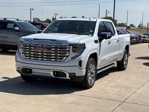 New 2026 GMC Sierra 1500 Denali w/ Denali Reserve Package AWD/4WD image 12