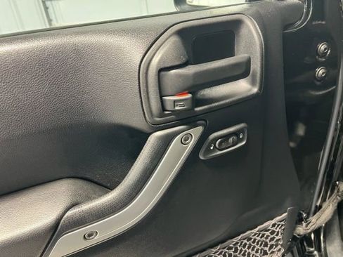 Used 2014 Jeep Wrangler Unlimited Sahara w/ Max Tow Package image 6