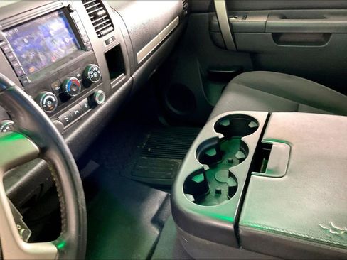 Used 2013 Chevrolet Silverado 2500 LT w/ Convenience Package image 18