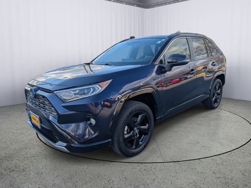 Used 2019 Toyota RAV4 XSE image 6