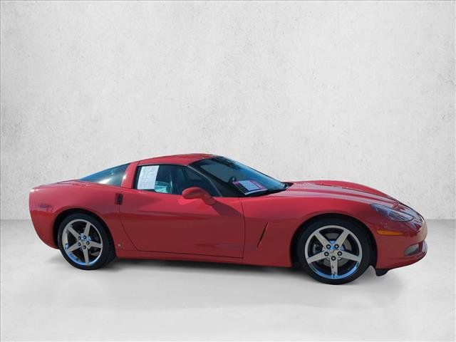 Used 2007 Chevrolet Corvette Coupe w/ Preferred Equipment Group RWD image 4