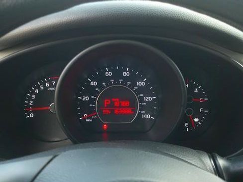Used 2017 Kia Soul + FWD image 6