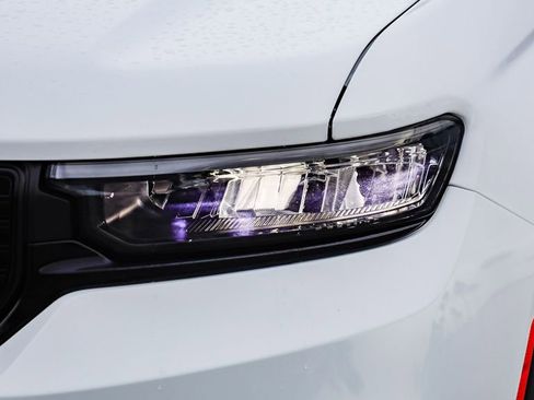 Certified 2025 Jeep Grand Cherokee Altitude image 5