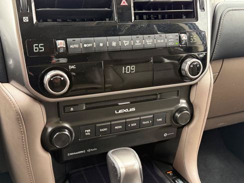 Used 2022 Lexus GX 460 Premium w/ Premium Package AWD/4WD image 32