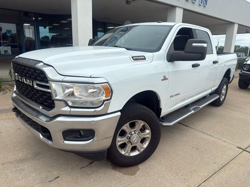 Used 2024 RAM 2500 Big Horn AWD/4WD image 2