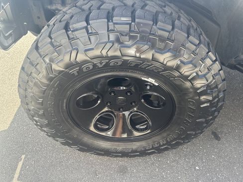 Used 2017 Jeep Wrangler Unlimited Rubicon AWD/4WD image 34