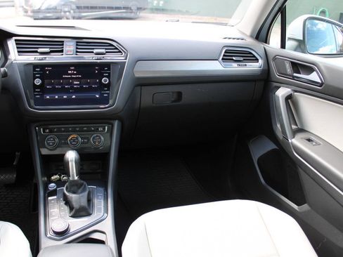 Used 2018 Volkswagen Tiguan SE image 14