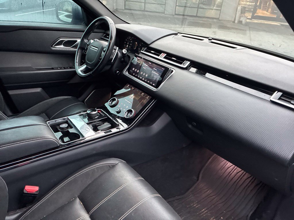 Used 2018 Land Rover Range Rover Velar R-Dynamic SE AWD/4WD image 17