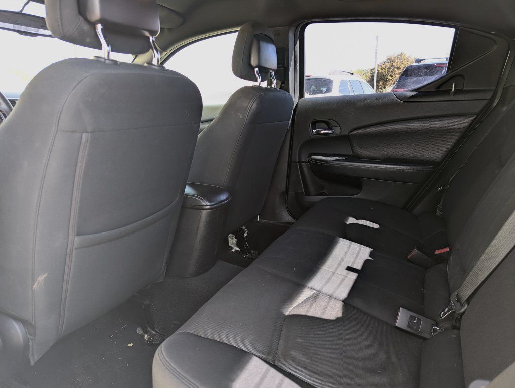 Used 2014 Dodge Avenger SE FWD image 27