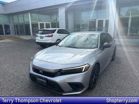 Used 2023 Honda Civic Sport image 1
