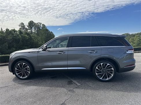 Used 2022 Lincoln Aviator Reserve w/ Equipment Group 201A image 8