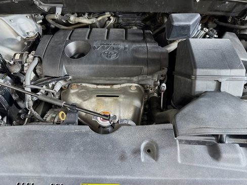 Used 2018 Toyota Highlander LE image 37