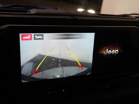 Used 2024 Jeep Wrangler Unlimited Rubicon w/ Technology Group AWD/4WD image 21