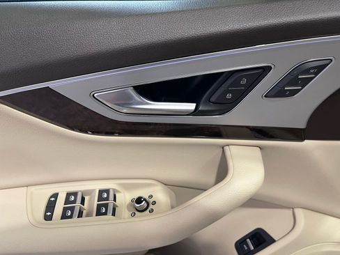 Used 2019 Audi Q7 2.0T Premium Plus w/ Premium Plus Package AWD/4WD image 24