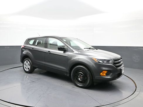 Used 2018 Ford Escape S image 4