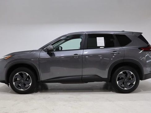Used 2025 Nissan Rogue SV FWD image 4