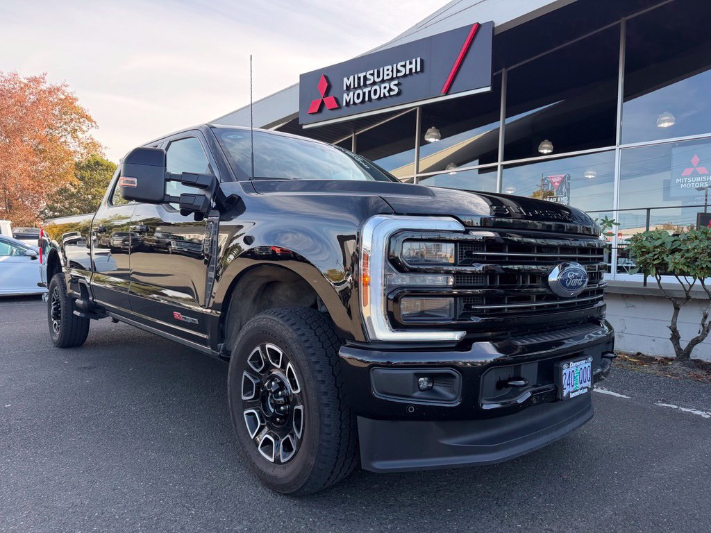 Used 2025 Ford F350 Platinum AWD/4WD image 2