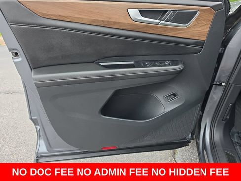 Used 2024 Volkswagen Atlas SE AWD/4WD image 11